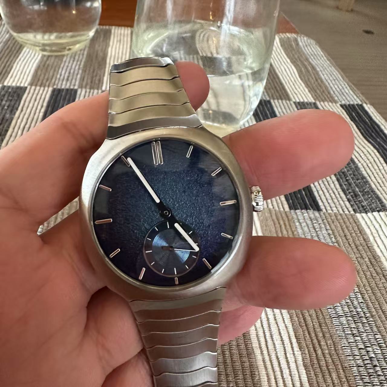 H. Moser & Cie. Streamliner Small Seconds Blue Enamel (2024)