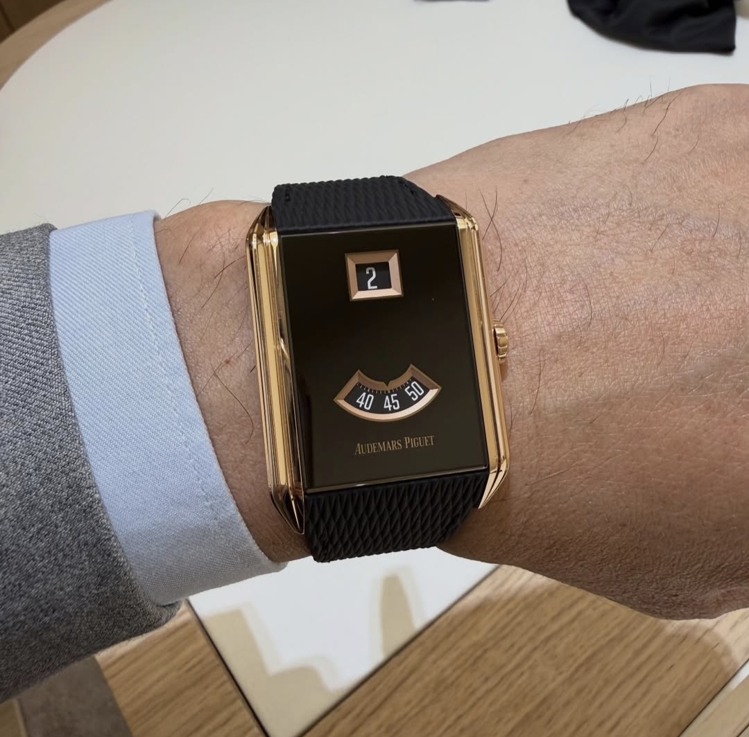 Audemars Piguet Neo Frame Jumping Hour 152450R (2026)